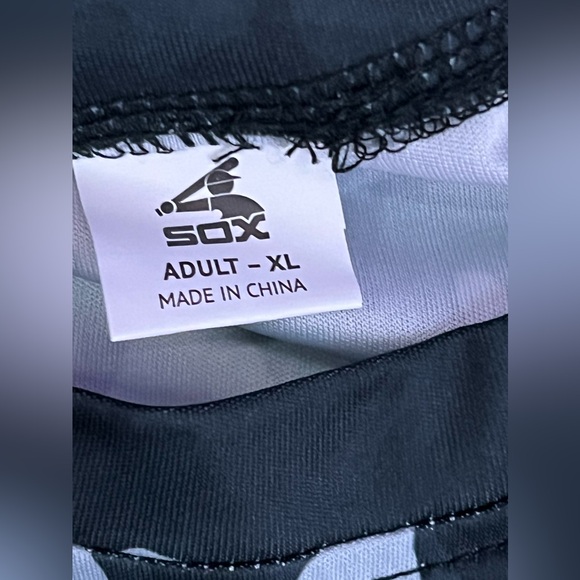 Grateful Dead White Sox Shirt in a size XL - Picture 3 of 3